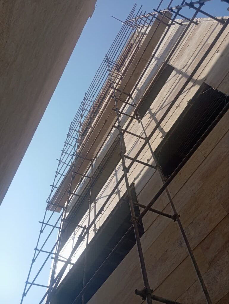 داربست فلزی شهر در قم ، علی محمدی